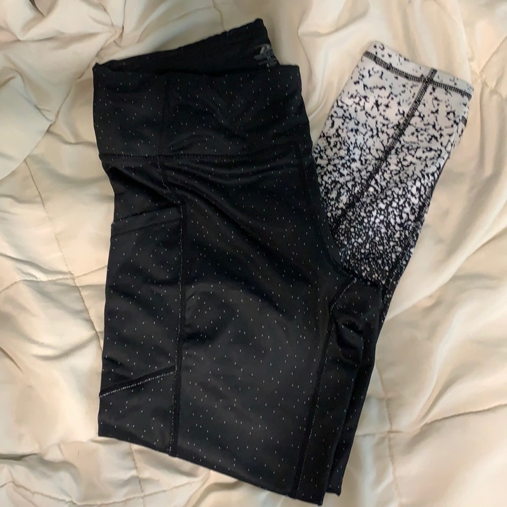 Women’s medium,fits 6,proplayer leggings,pockets